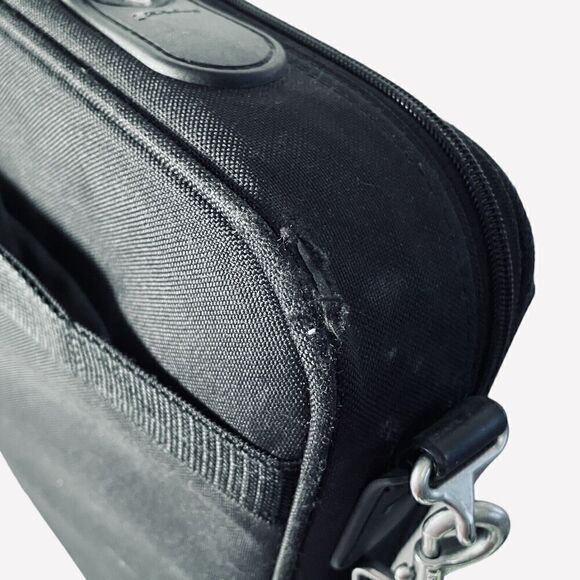 Targus Nylon 15.6" Notepac Laptop Case with shoulder strap - Black - Picture 6 of 7